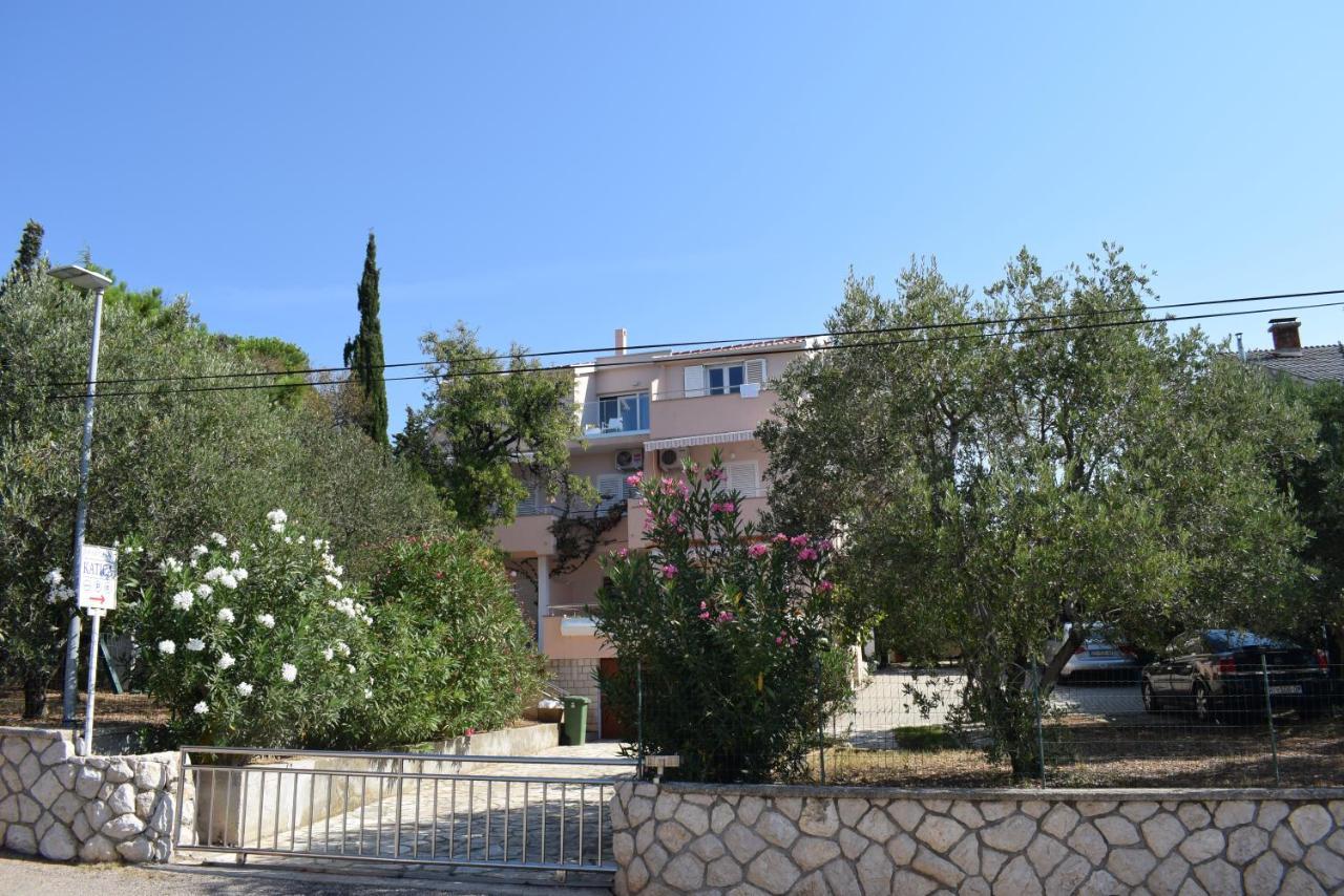 Apartmani Katica Novalja Exteriör bild