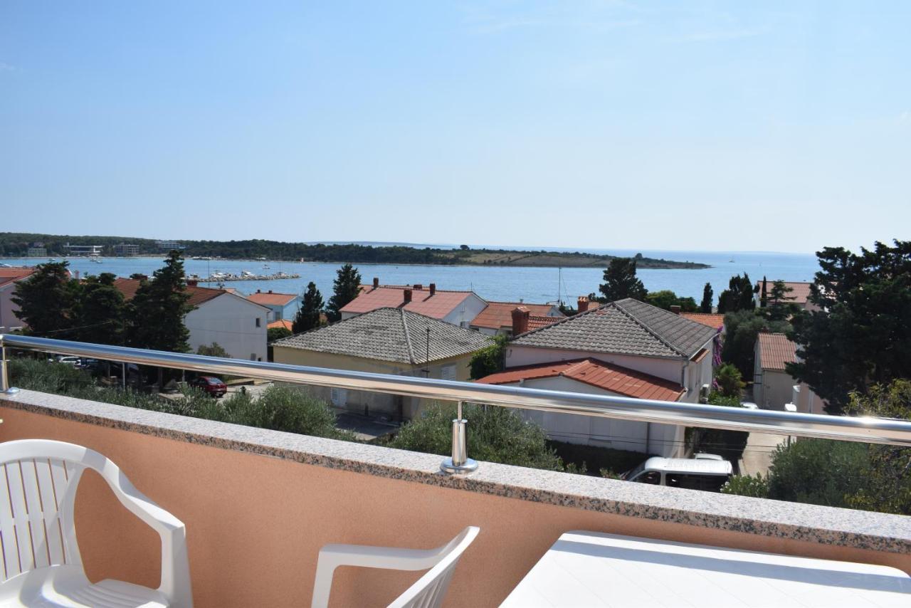 Apartmani Katica Novalja Exteriör bild