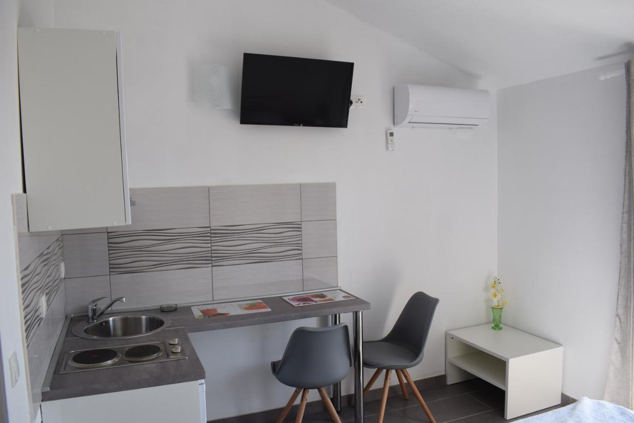 Apartmani Katica Novalja Exteriör bild