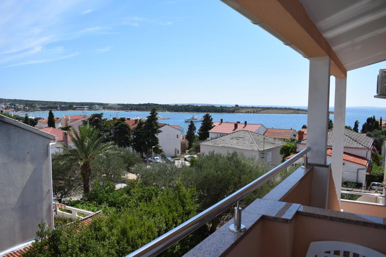 Apartmani Katica Novalja Exteriör bild