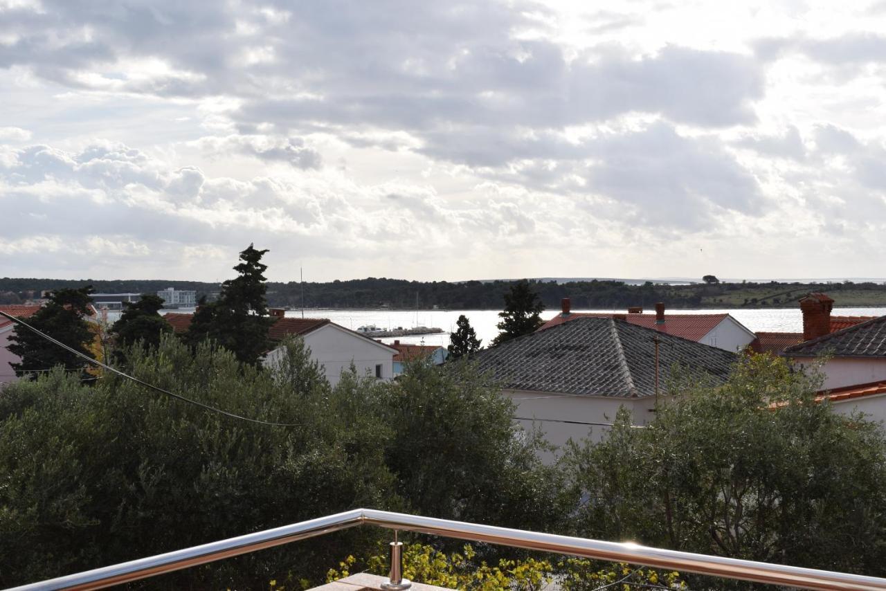 Apartmani Katica Novalja Exteriör bild
