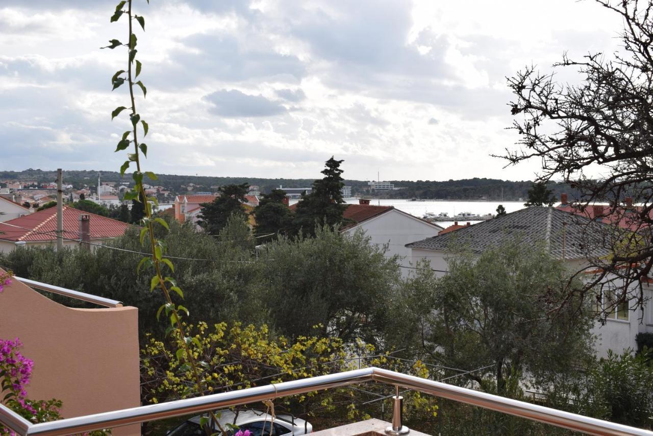 Apartmani Katica Novalja Exteriör bild