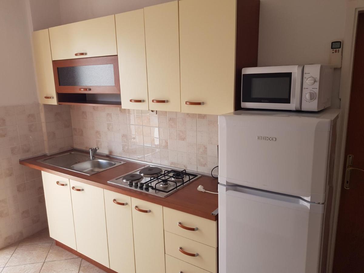 Apartmani Katica Novalja Exteriör bild