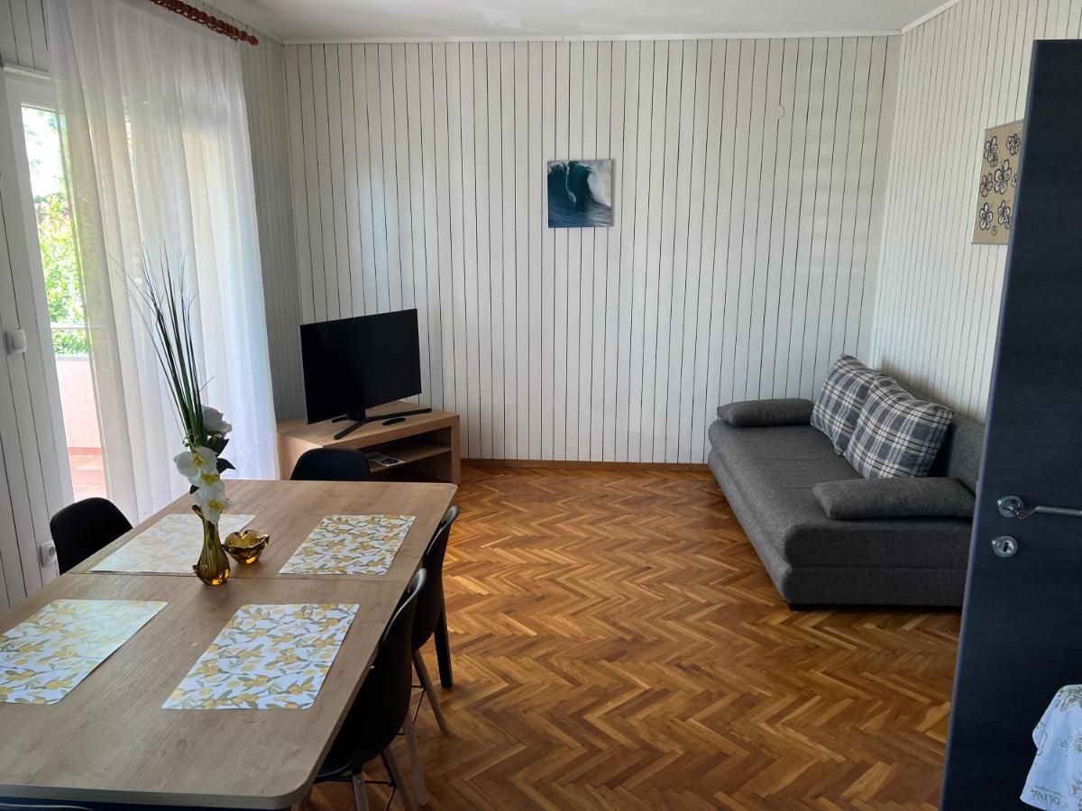 Apartmani Katica Novalja Exteriör bild