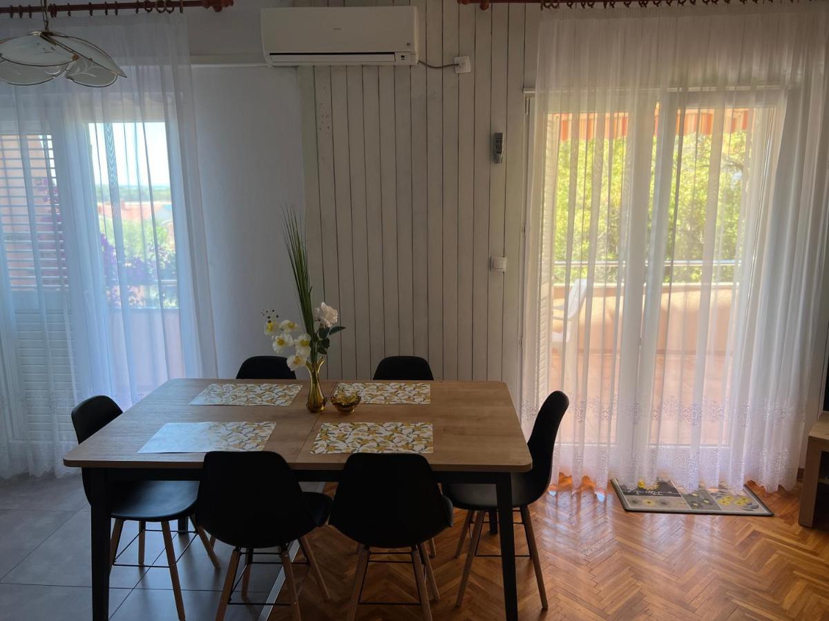 Apartmani Katica Novalja Exteriör bild